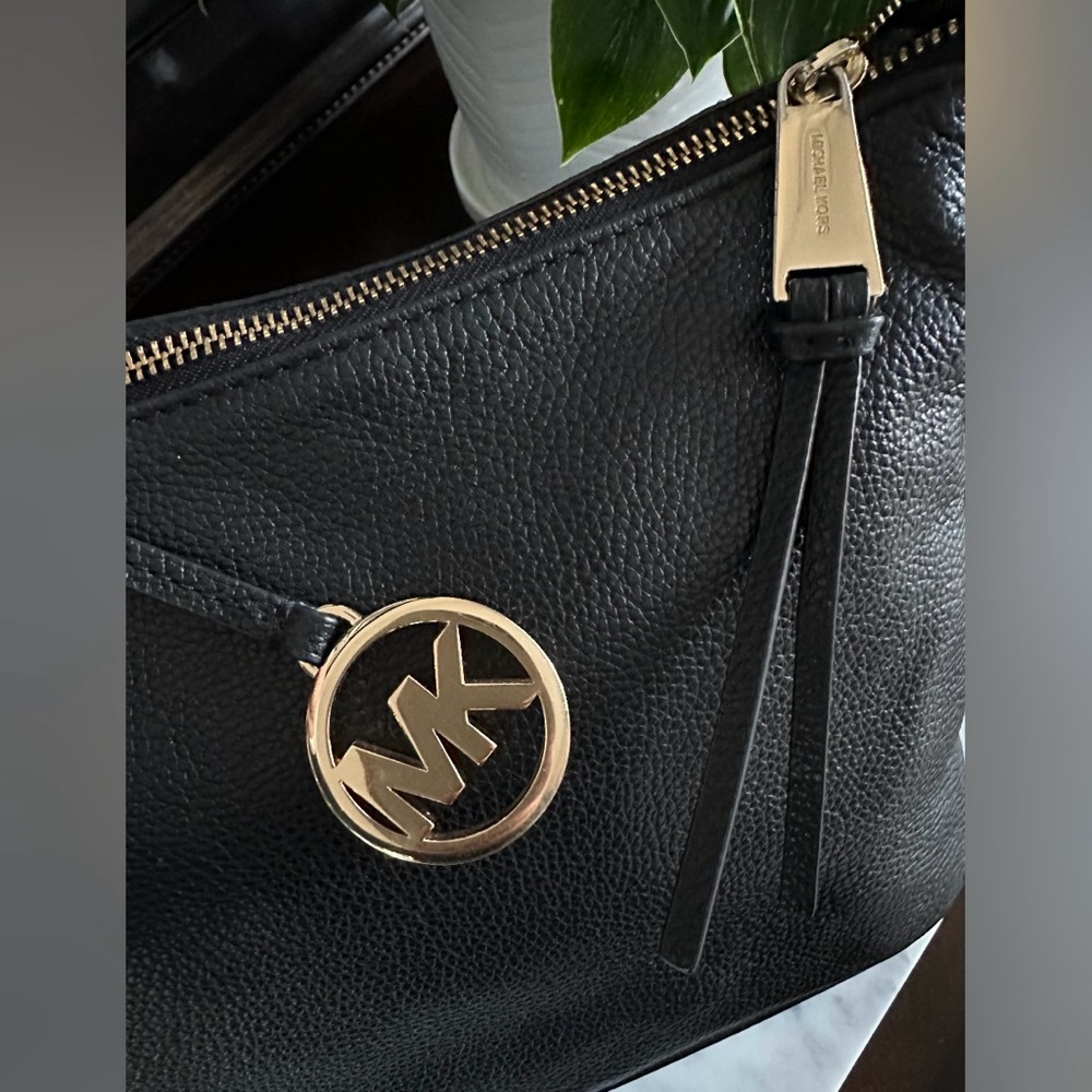 Michael Kors Black Pebbled Leather Shoulder Bag - Picture 9 of 15